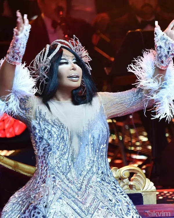 Diva “Zeki Müren intihar etti” demişti! Demet Akalın’dan Bülent Ersoy itirafı geldi! “Tabii ki konuşulan birçok konu var ama...” - 15