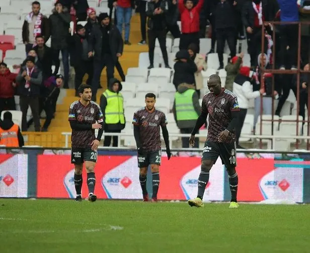 besiktas-sivas-deplasmaninda-tek-golle-boyun-egdi-1675556534162.jpeg