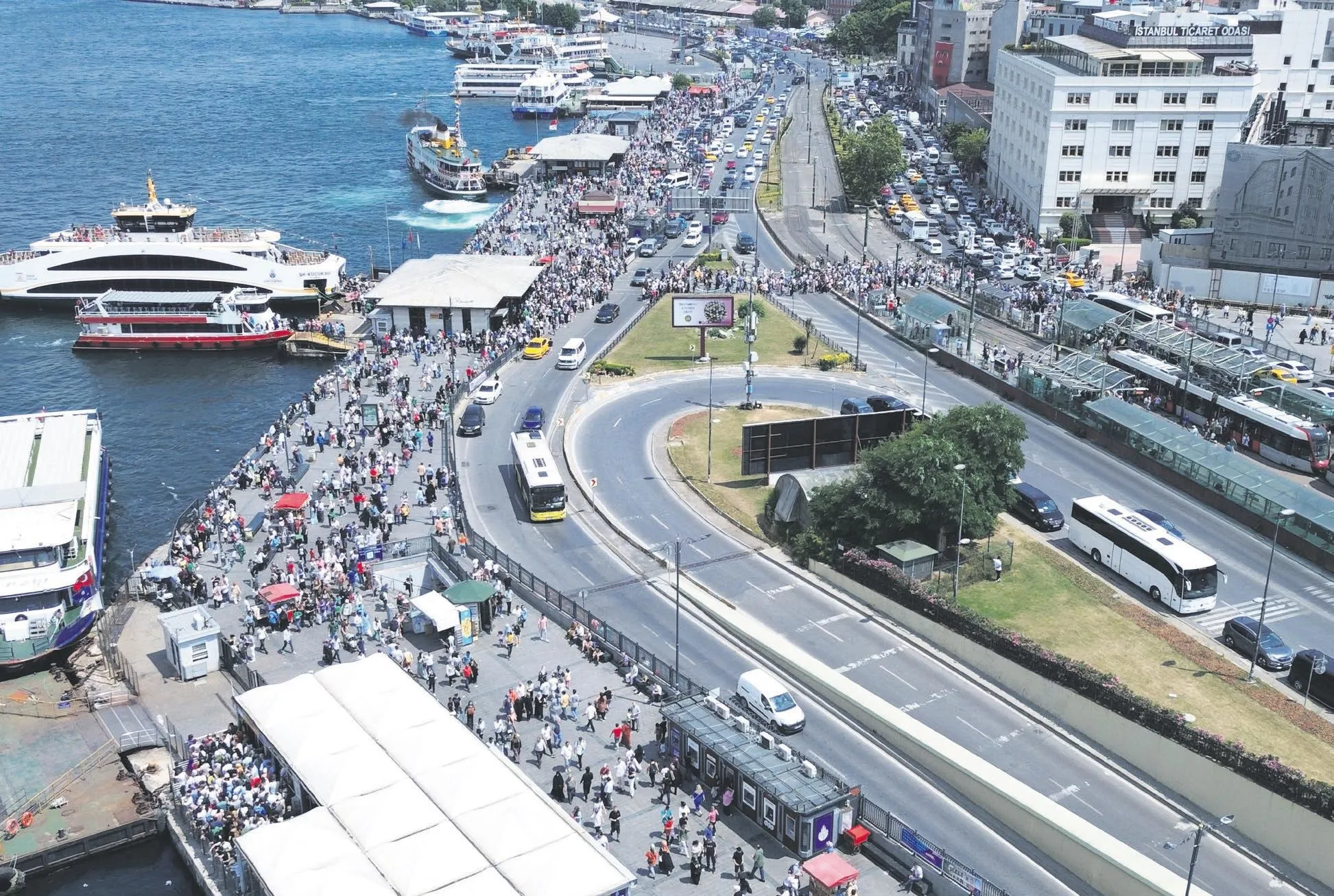 Bize her yer bayram!