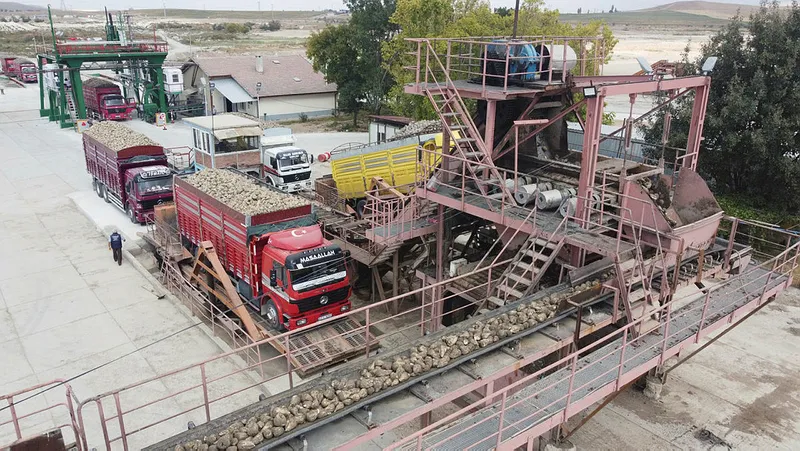 turkseker-isci-alimi-basvuru-ekrani-1350-personel-alimi-sartlari-neler-1727078648763.jpg Türkşeker işçi alımı başvuru ekranı: 1350 personel alımı şartları neler? Branş ve kadrolar!-4