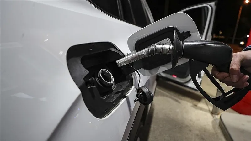 153-tl-14-mart-2024-epgis-benzin-motorin-lpg-fiyatlari-brent-petrol-8438-akaryakita-dev-zam-shell-opet-bp-ista-1710439468492.jpg 15 Mart 2024 EPGİS benzin, motorin, LPG, BRENT petrol fiyatları! AKARYAKITA ZAM! Shell, Opet, BP, İstanbul, Ankara, İzmir...-3