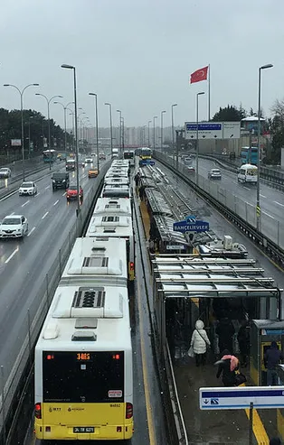 Bahçelievler’de metrobüs kazası