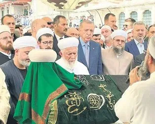 Yüzbinler uğurladı
