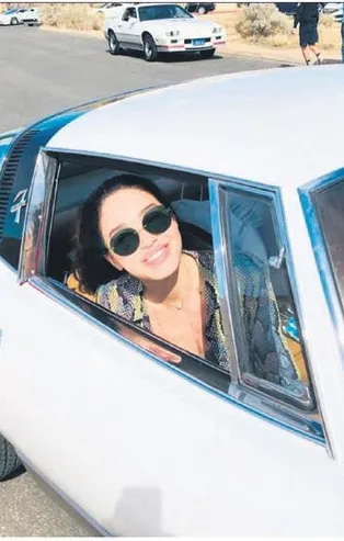 Stuart Parr ile aşk yaşayan Özlem Önal ABD turuna çıktı