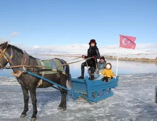 Çıldır Gölü’nde kızak sezonu başladı