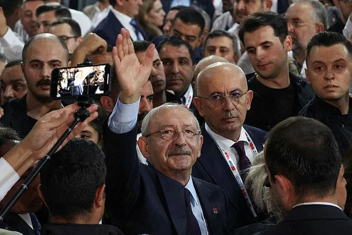 kilicdaroglu-yine-gemi-ve-liman-dedi-kulisler-patladi-yerel-secim-sonrasi-kurultay-toplayacak-mayis-2024te-siy-1699124232663.jpeg