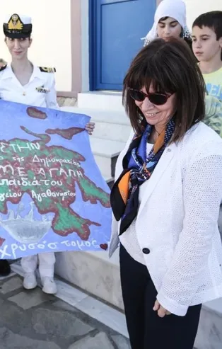 Yunanistan Cumhurbaşkanı'ndan Eşek Adası'na provokatif ziyaret!