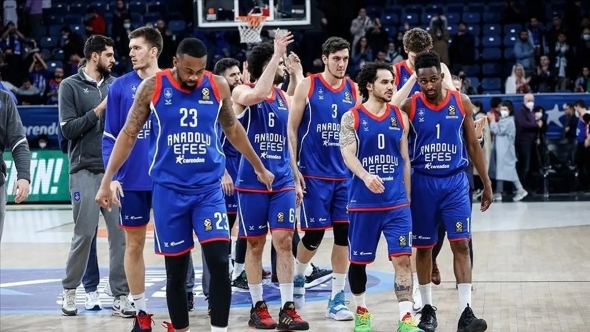 Anadolu Efes’ten flaş transfer: ABD’li yıldız Saben Lee imzayı attı