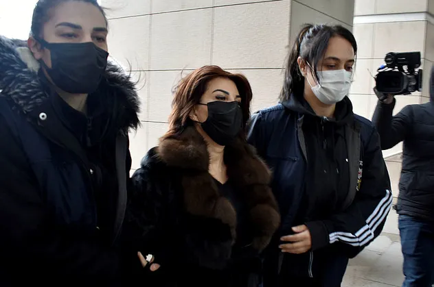 Muhalefetin Sedef Kabaş'ı! Kabaş'ın kelepçe oyunu: Katıksız FETÖ taktiği