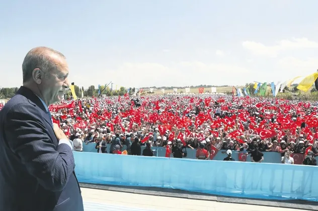 Başkan Erdoğan, Malazgirt Zaferi’nin 948. yılında Fırat’ın doğusu için sinyal verdi: Karadan gireceğiz