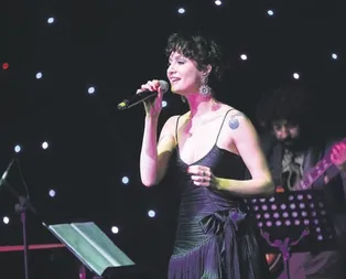 Birce sesiyle büyüledi