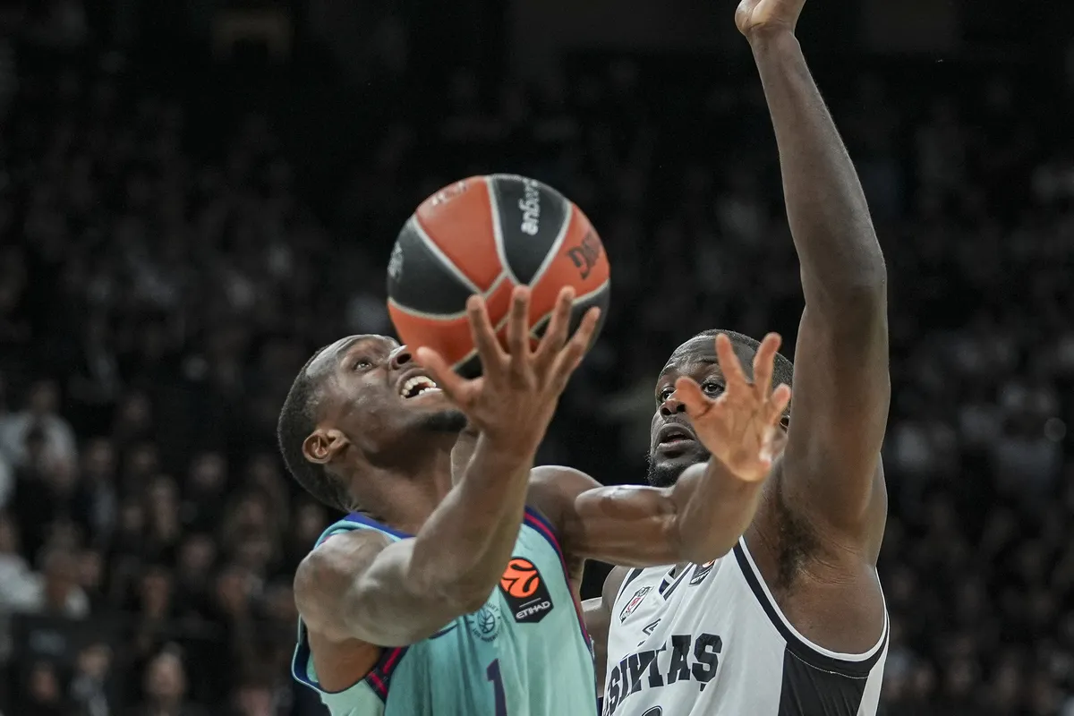 1790968481401.jpg Beşiktaş, devre arasına yalnızca 1 sayı geride girmesine rağmen ikinci yarıda farkın açılmasına engel olamadı. (Fotoğraf: AA)