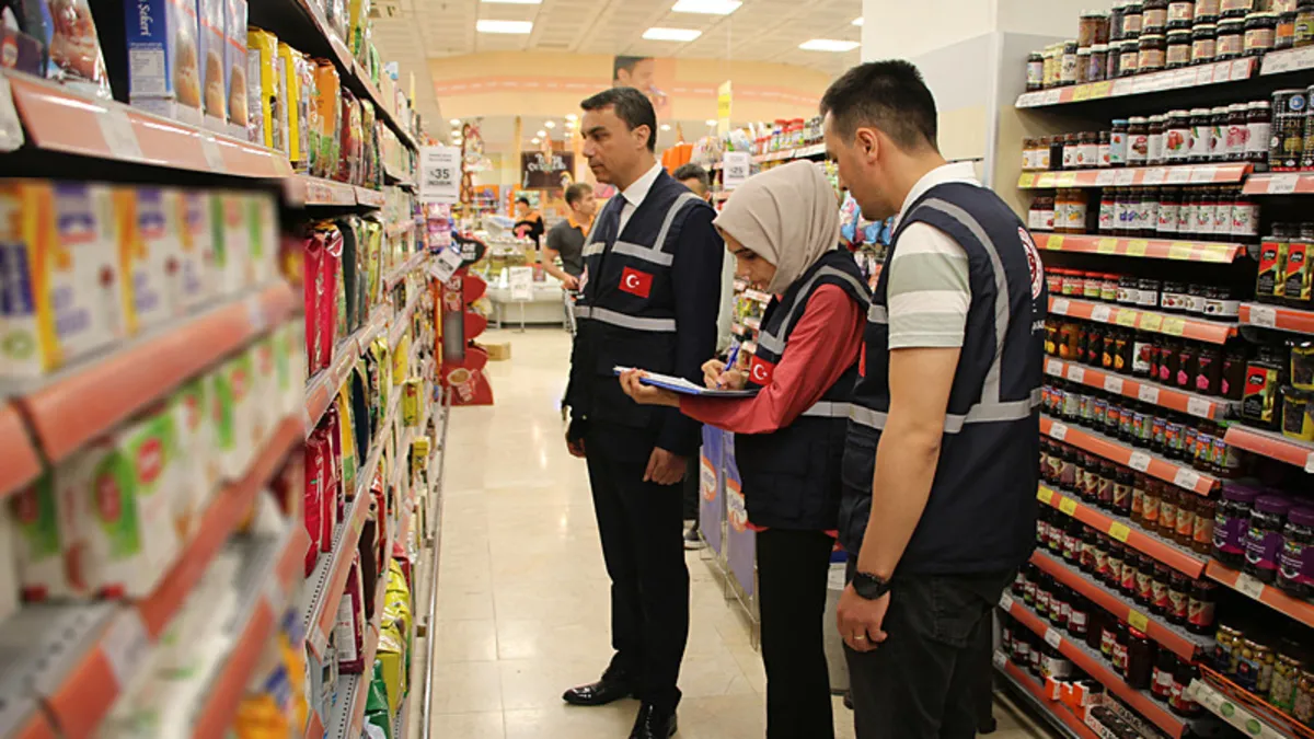 Ekipler sahaya indi! Hem marketler hem restoranlar... Kurban Bayramı öncesi sıkı denetim