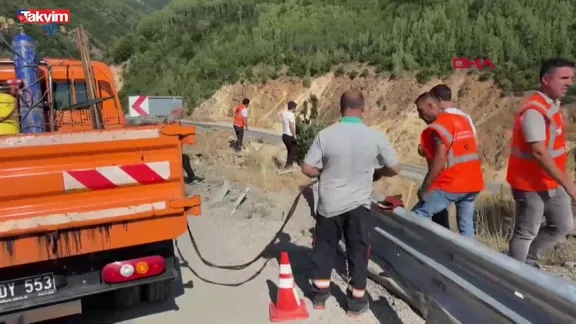 Sivas'ta fındık işçilerini taşıyan minibüs devrildi: 3 ölü 18 yaralı