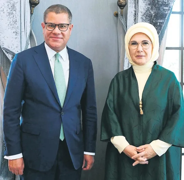 baskan-recep-tayyip-erdogan-somali-cumhurbaskani-hasan-seyh-mahmud-ile-bir-araya-geldi-1657139432262.jpeg Başkan Recep Tayyip Erdoğan, Somali Cumhurbaşkanı Hasan Şeyh Mahmud ile bir araya geldi-8