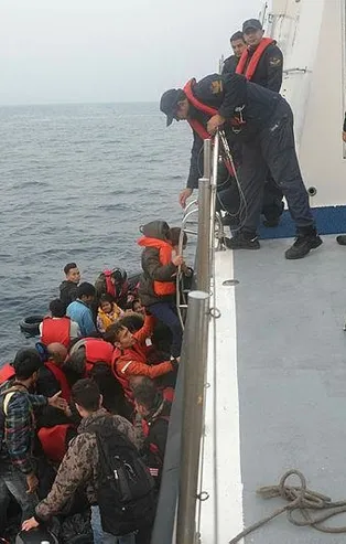 Son dakika: Çanakkale'de 53'ü çocuk, 101 kaçak göçmen yakalandı