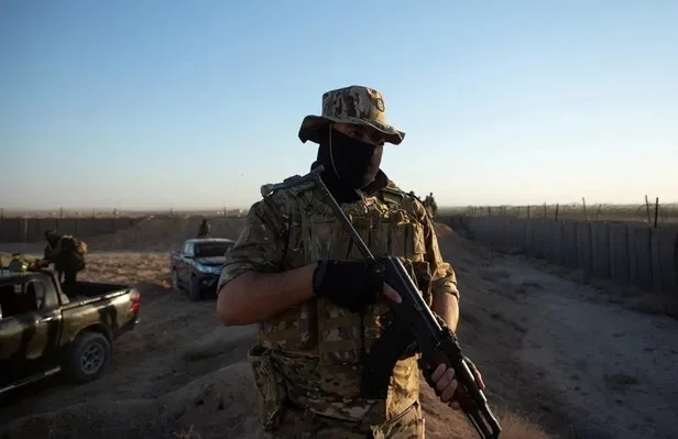 Türkiye'nin operasyonu öncesi teröristler tutuştu! Rejim güçleri ile YPG'li teröristler yan yana-2