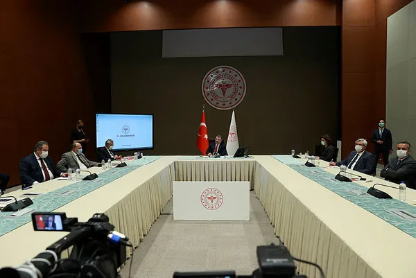 saglik-bakani-fahrettin-kocadan-bilim-kurulu-toplantisi-sonrasi-aciklama-yerinde-karar-donemine-geciyoruz-1613504684773.jpg Sağlık Bakanı Fahrettin Koca'dan Bilim Kurulu toplantısı sonrası açıklama: "Yerinde karar" dönemine geçiyoruz-4