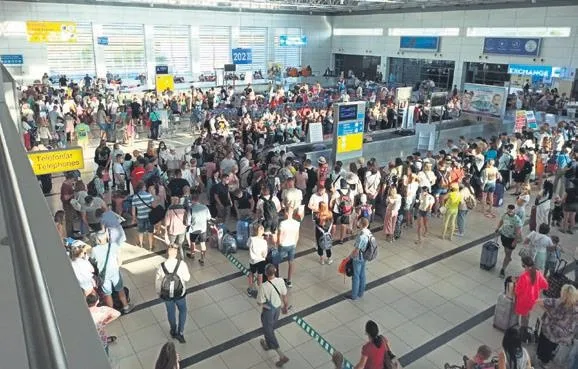 Türkiye'de tatil göçü başladı tam 10 milyon kişi yollara aktı! Havada, karada, denizde bayram var-5