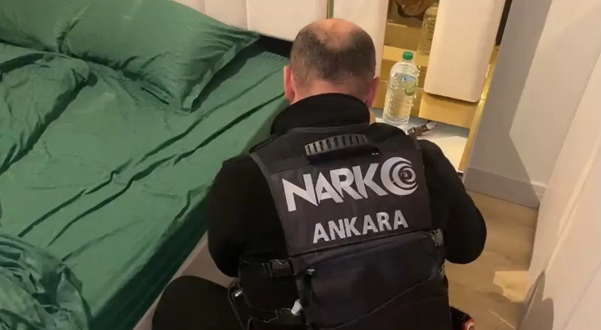1790069037025.jpeg Ankara'da uyuşturucu ve fuhuş soruşturmasında 4. dalga operasyon: 16 şüphelinin tamamı gözaltında-5