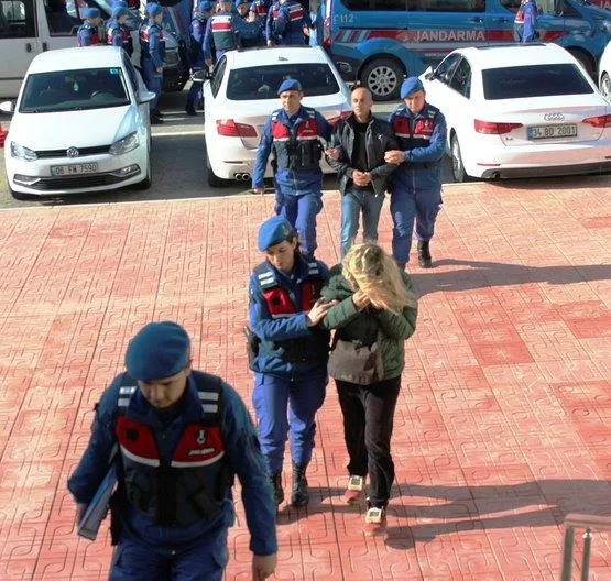 Son dakika: Bodrum'da göçmen kaçakçılığı gözaltısı-3