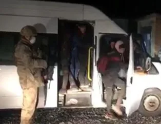 İki minibüsten 63 kaçak göçmen çıktı