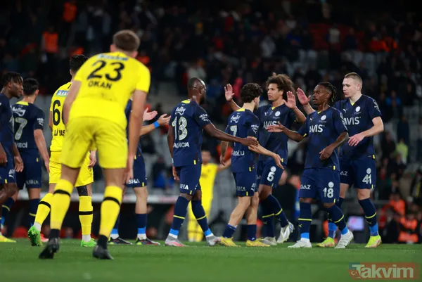 İkinci Yarı Szalai Kaleciye Vereyim Dedi, Top Kısa Düştü, Bir De Üzerine Altay'ın Ayağı Kayınca İstanbulspor'un Maça Tutunduğu Golü Geldi. Ama Ardından...