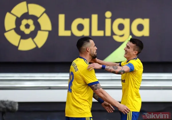 2025 yılında futbolu bıraktılar! İşte sahalara veda eden isimler - 17