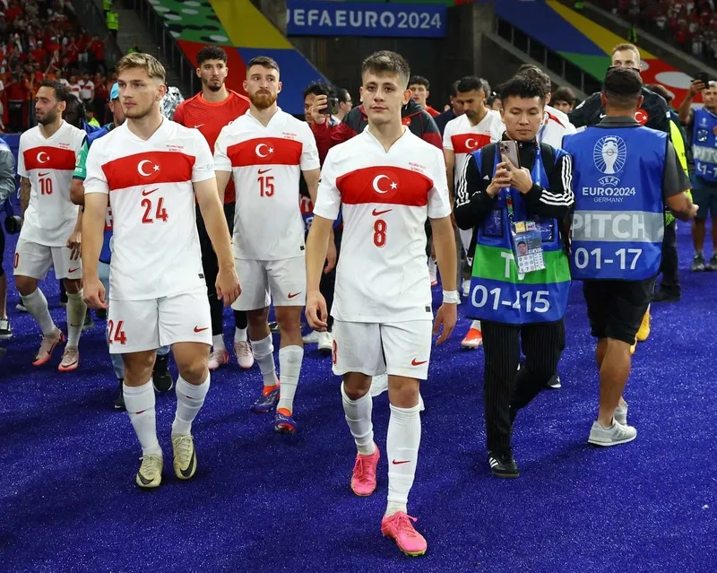 trabzonsporda-yeni-lider-bulundu-transferde-salih-ozcan-surprizi-1774800405418.jpg Trabzonspor'da yeni lider bulundu! Transferde Salih Özcan sürprizi-7