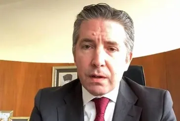 Millet iradesini hedef alan Berna Laçin'i şeref konuğu yapan Paris Büyükelçisi Ali Onaner merkeze çekildi