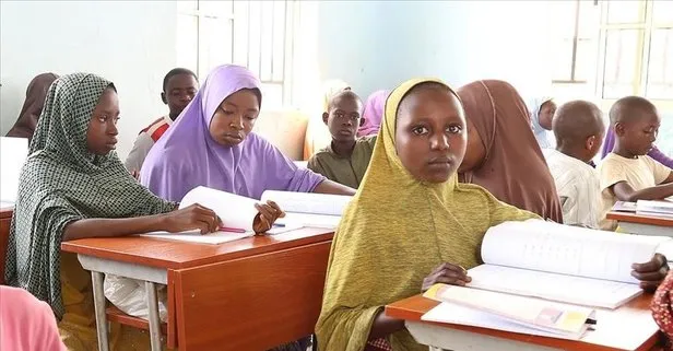 Nijerya’da Müslüman öğrencilere başörtüsü serbestliği geldi