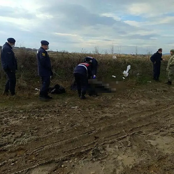 SON DAKİKA: Edirne'de kan donduran olay: Sulama kanalı yakınında erkek cesedi bulundu-1