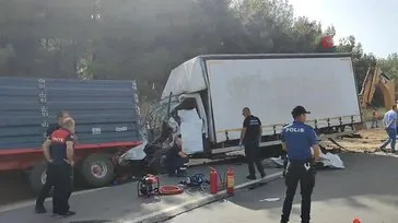 Edirne Keşan’da kamyonet buğday yüklü römorka arkadan çarptı: 3 ölü, 1 yaralı