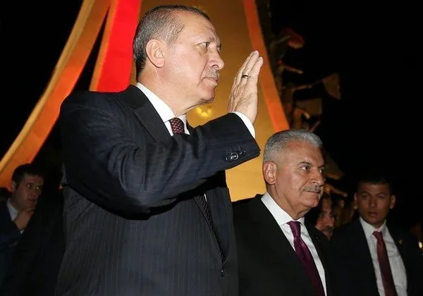 Cumhurbaşkanı Erdoğan Şehitler Abidesi'ni ziyaret etti-5