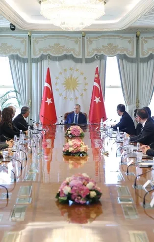 Başkan Erdoğan Beşiktaş Kulübü Başkanı Ahmet Nur Çebi ve yönetim kurulu üyelerini kabul etti