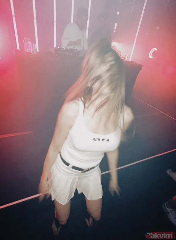 Serenay Sarıkaya gerçekten kestirmiş! Mini taytıyla spor yaptığı anları paylaşan Serenay Sarıkaya'yı görenler inanamadı - 17