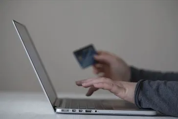 Alışverişi akşam yaptık: E-Ticaret ikiye katlandı, 1.85 trilyon lira ile rekor kırdı
