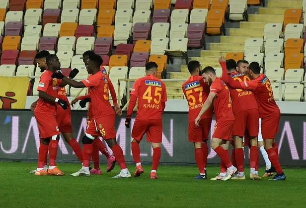 yeni-malatyaspor-4-1-caykur-rizespor-mac-sonucu-1610900354494.jpeg