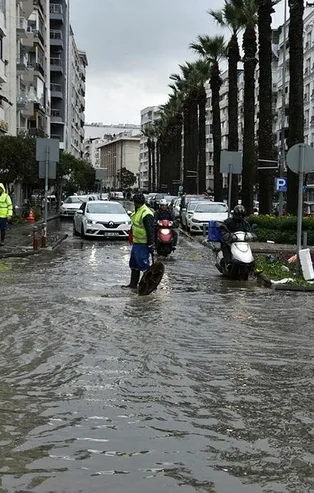 Sel mağduru vatandaşlardan CHP'li Tunç Soyer'e tepki: Bölücülüğü bırak hizmete bak