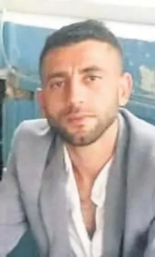 3-aylik-hamile-hazali-97-yerinden-bicaklayan-sanigin-ifadesi-pes-dedirtti-hakim-karsisinda-hakim-bey-size-uyar-1685828475581.jpeg 3 aylık hamile Hazal'ı 97 yerinden bıçaklayan sanığın ifadesi pes dedirtti: hakim karşısında: Hakim bey size uyarım-3