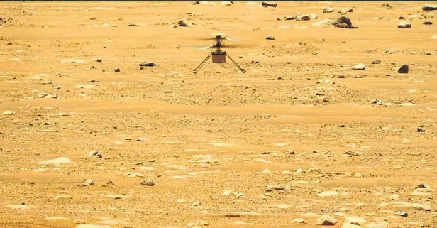NASA Ingenuity'den gelen ilk renkli kareleri de paylaştı