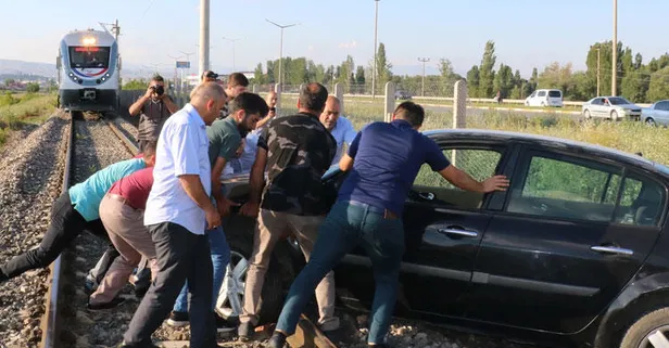 Sivas’ta tren raylarında büyük panik!