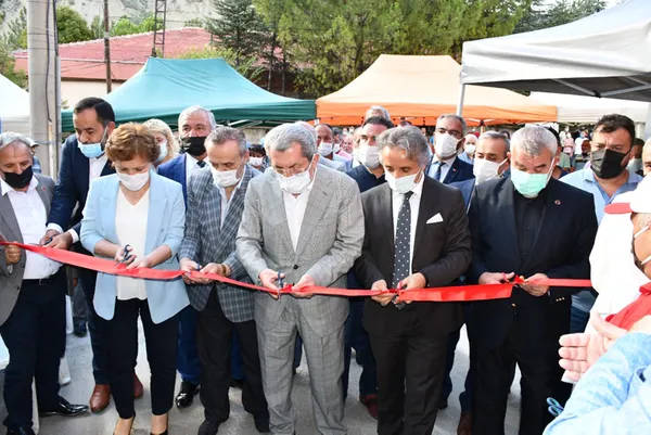 karabukte-3-mahalleyi-birbirine-baglayan-53-metre-yuksekligindeki-kule-asansor-hizmete-acildi-1630665811370.jpg Karabük'te 3 mahalleyi birbirine bağlayan 53 metre yüksekliğindeki kule asansör hizmete açıldı-9