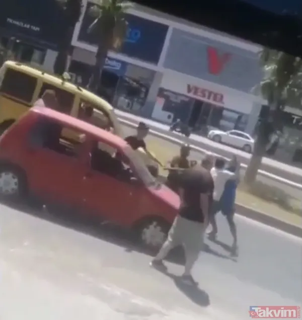 Trafikte tehlikeli kavga! Güreşçi tartıştığı otomobil sürücüsünü bel künde hareketi ile yere vurdu - 2