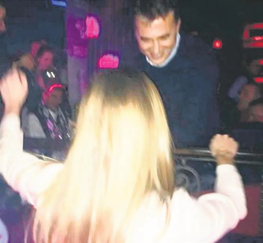 Taraftar cefada Fikret Orman sefada! - 1