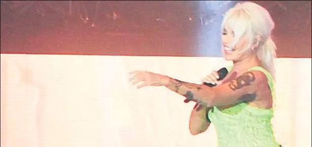 Ajda dövdürdü Sertab topladı