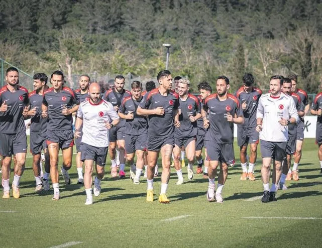 Milliler tam kadro çalıştı