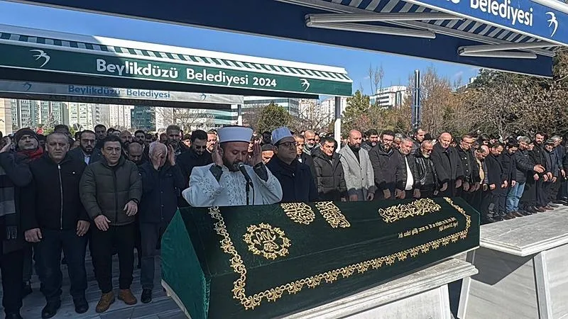 İstanbul'da acı olay: Eşiyle tartışıp araçtan inince canından oldu! Doktorun öldüğü feci kaza kamerada (AA)