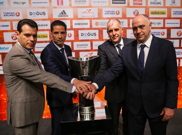 fenerbahce-beko-ile-adi-anilan-dimitris-itoudis-cska-moskovaya-veda-etti-imza-ne-zaman-1654497859480.jpg Fenerbahçe Beko ile adı anılan Dimitris Itoudis CSKA Moskova'ya veda etti! İmza ne zaman?-2