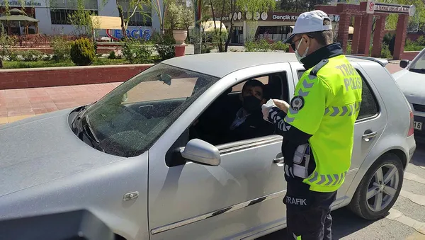 Son dakika: İçişleri Bakanlığı'ndan seyahat izin belgesi için ek genelge! 81 ilin Valiliğine gönderildi! Seyahat izin belgesi nasıl alınır?-5